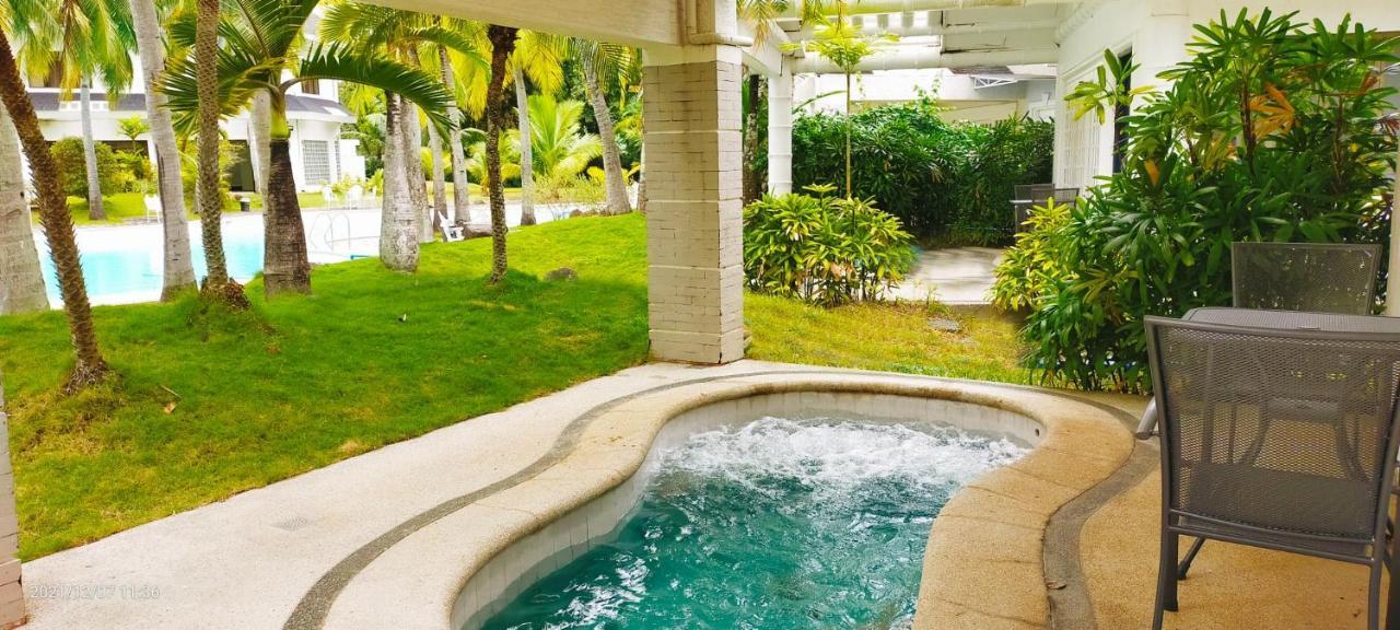 Chateau Bleu Resort Calamba  Exterior photo