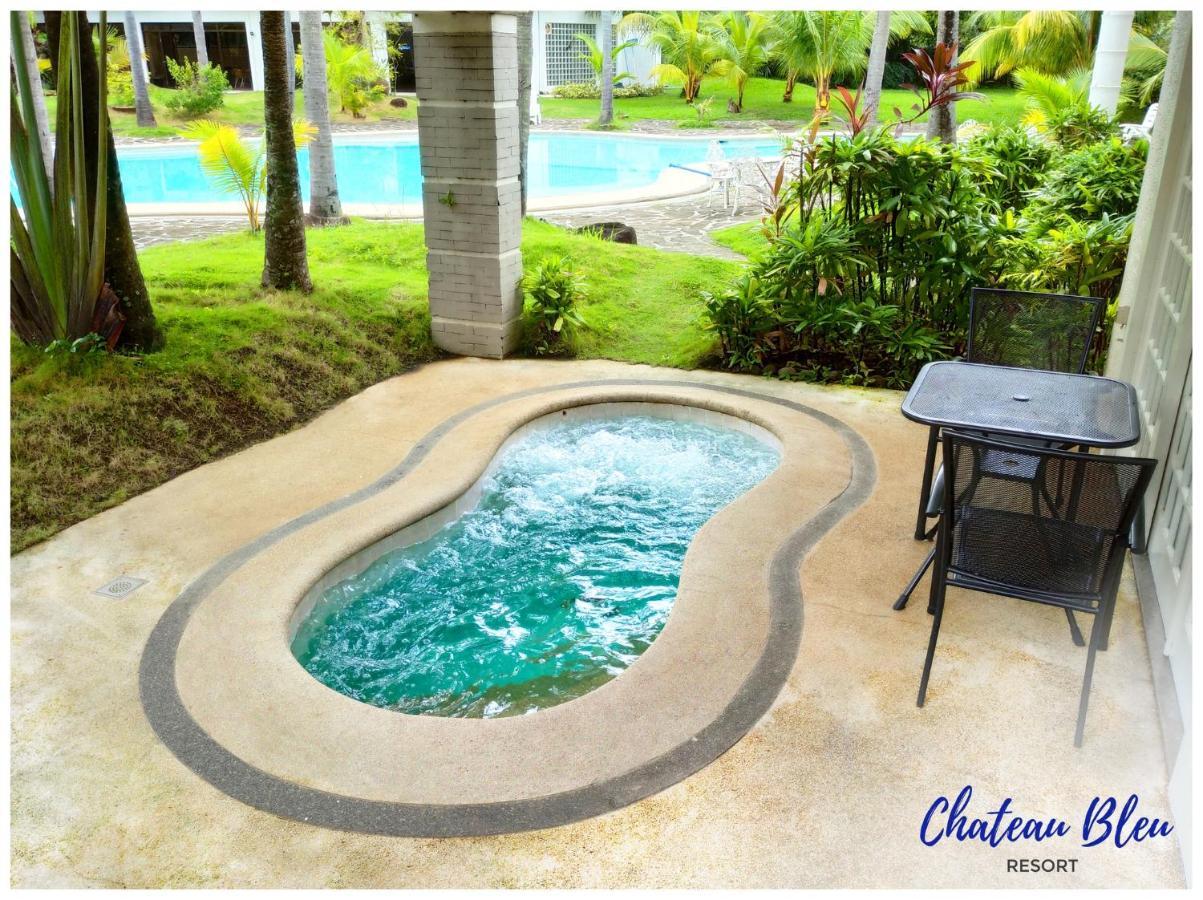 Chateau Bleu Resort Calamba  Exterior photo